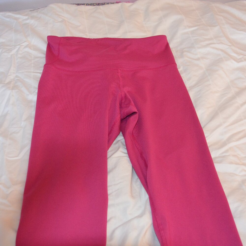 Old Navy Pink Capri Pants